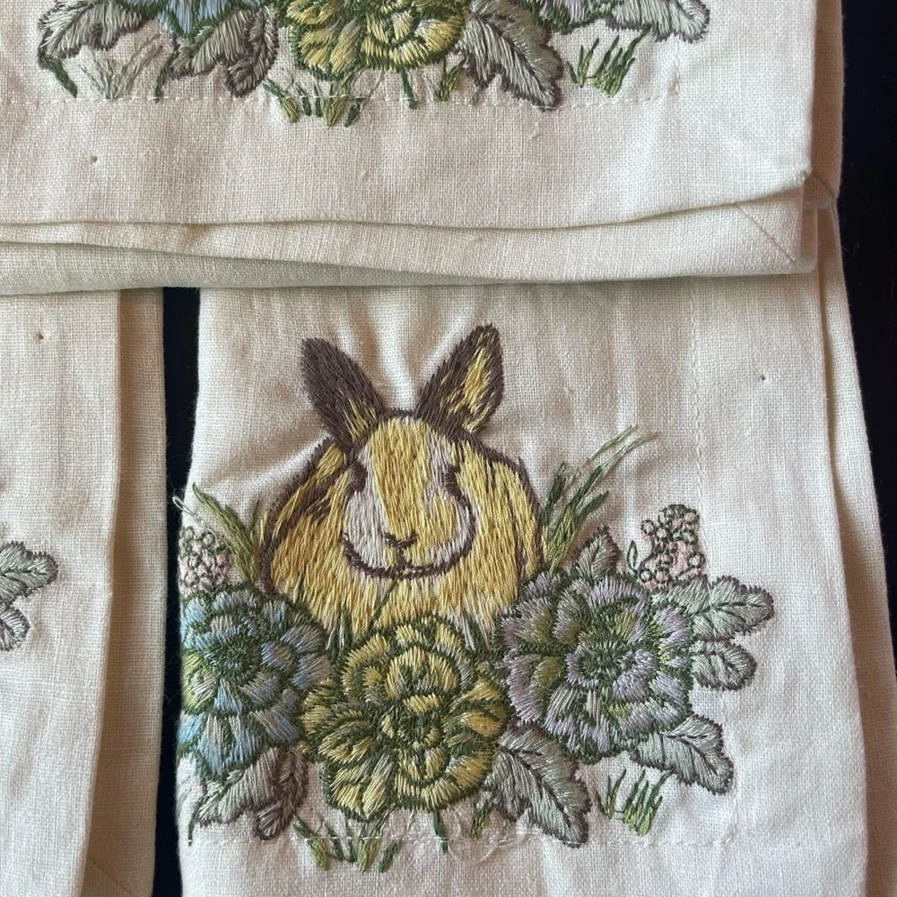 Pottery Barn Bunny Linen Blend Dinner Napkins